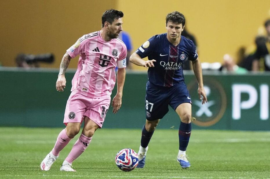 Messi enfrenta João Neves no jogo Inter Miami contra Paris Saint-Germain, em Miami