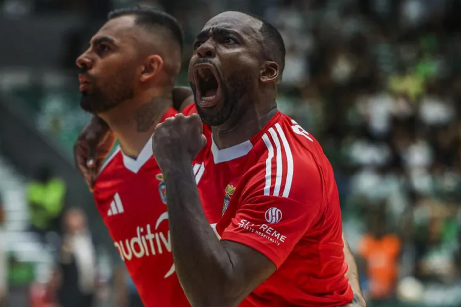 Benfica conquista título de futsal contra o Sporting, quebrando ciclo do rival