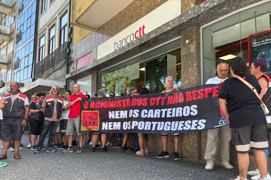 Greve nos CTT no Porto contra falta de pessoal e assédio