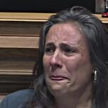  Isabel Mendes Lopes a chorar