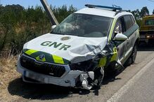 Colisão entre carro e viatura da GNR em Ovar causa feridos ligeiros