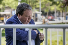 'Disse que ia comprar dois apartamentos em Paris, 3 milhões de euros': Ex-bancária sobre Carlos Santos Silva