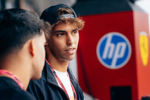 João Félix visita paddock da Ferrari em Silverstone, apoiando equipa rival de Lando Norris