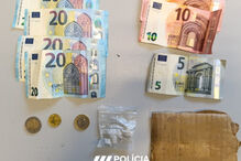 PSP detém três homens no Porto por tráfico de droga e apreende cocaína e heroína