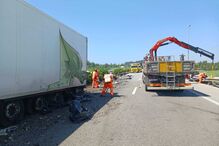 Despiste de camião na A1, em Coimbra, causa uma vítima mortal e condiciona trânsito