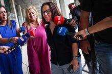 Joana Marques brinca com jornalista Tânia Laranjo 