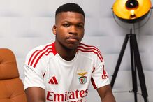 Jogador do Benfica surge em imagem, num momento incerto do futuro do clube