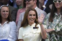 Kate Middleton assiste à final de Wimbledon e é aplaudida