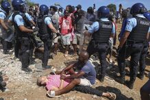 Tensão em Loures com demolições no Talude Militar e protestos dos moradores contra a polícia