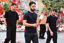 Amorim e craques portugueses homenageiam Diogo Jota em Anfield