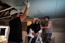 Esforço solidário de universitários ajuda a reabilitar casa degradada em Sever do Vouga