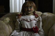 Investigador paranormal morre após mexer na boneca Annabelle, em Gettysburg, EUA