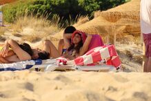 Moniz e Manuela desfrutam de férias em família na praia