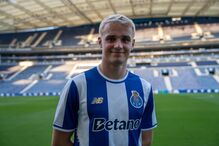 Conheça a musa do jovem craque do FC Porto Victor Froholdt