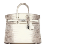 Mala de 380 mil euros oferecida por Haaland à namorada causa polémica.
