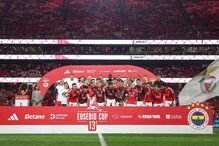 Jogadores do Benfica festejam vitória na Eusébio Cup em Lisboa
