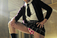 Liam Neeson numa das cenas do filme cómico