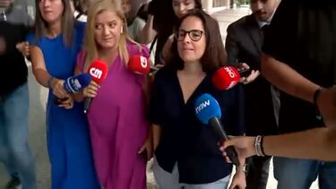 Joana Marques chega a tribunal e brinca: "estou muito surpreendida de ver aqui Tânia Laranjo"