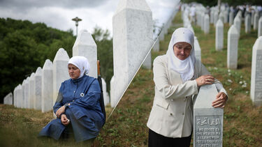 Srebrenica: Há 30 anos o mundo presenciava um genocídio no coração da Europa   
