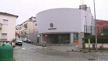 Homem de 21 anos detido por ter alegadamente roubado outro jovem em Matosinhos