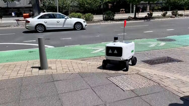 Frota de robôs faz entregas de encomendas de comida em Jersey City nos EUA