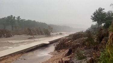 Equipas de emergência suspendem buscas por vítimas das cheias no Texas devido a novo alerta de inundações 