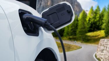 Apoio para carros elétricos esgota em seis horas
