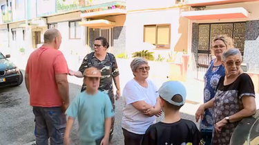 Moradores de Ermesinde vivem atormentados por praga de baratas. Há quem tenha medo de sair à rua de noite
