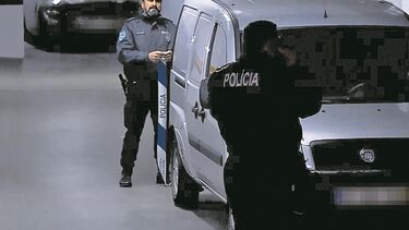 Perícia diz que amante assassino sofreu "anomalia" ao matar com 30 facadas