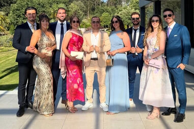 Diogo Jota com familiares e amigos