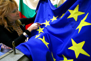 Bulgária preparada para adesão à zona euro em janeiro de 2026, após aprovação da UE