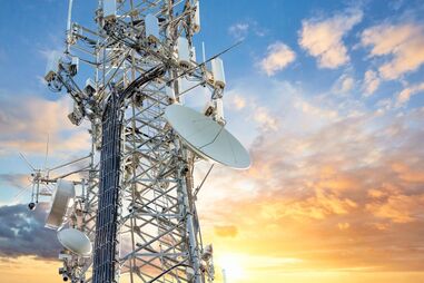 Antena de telecomunicações 