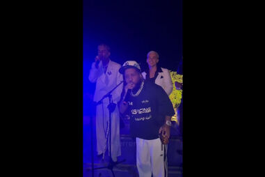 Reveladas imagens da festa do 18.º aniversário de Yamal: do jovem craque a cantar ao amigo a dormir no carro