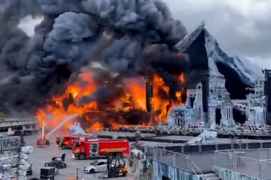 Incêndio destrói palco do Tomorrowland antes do festival