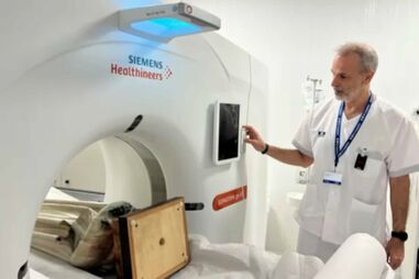 Estátua da Senhora de Fátima submetida a uma TAC em Málaga