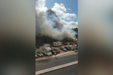 Incêndio deflagra na Avenida Mouzinho de Albuquerque