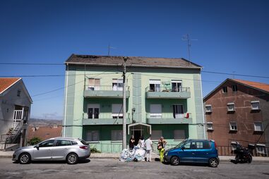 Fogo deixa 12 pessoas desalojadas na Guarda