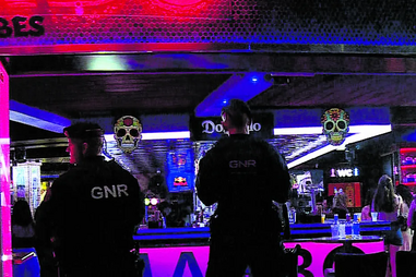 GNR combate roubos e tráfico de droga em zona de diversão noturna em Albufeira