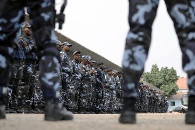 Protestos em Luanda após aumento dos combustíveis, com lojas saqueadas e mortes