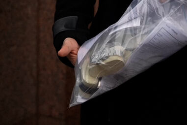 Relógios de luxo roubados da mansão do ator Keanu Reeves nos EUA recuperados no Chile