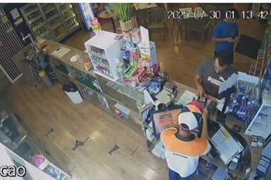 Roubo de tabaco filmado numa loja após falha no pagamento