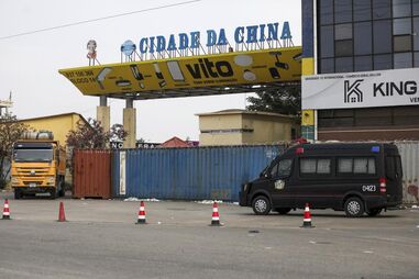Comerciantes fazem contas à vida entre relatos de medo enquanto Luanda tenta regressar à rotina