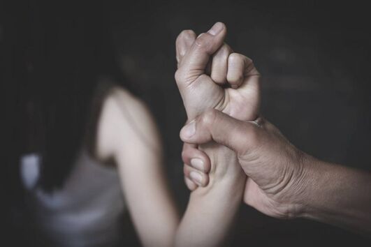 Filhos salvam mãe que estava a ser asfixiada pelo marido em Leiria