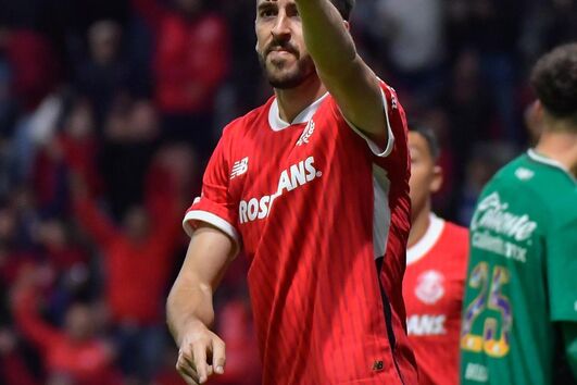 Paulinho, ex-Sporting, brilha no Toluca e é eleito o melhor do campeonato mexicano