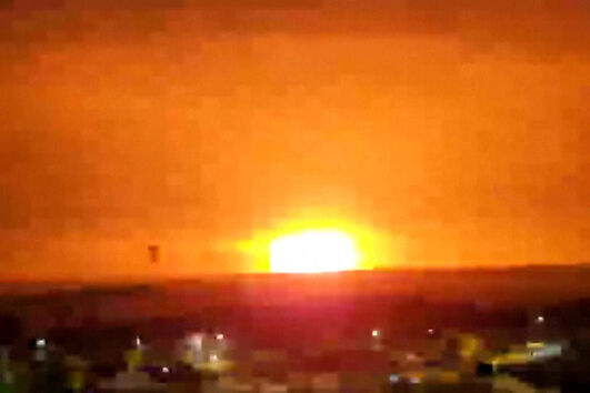 Imagens mostram explosões no céu de Gaza