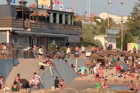 Jovem de 17 anos morre na praia de Carcavelos