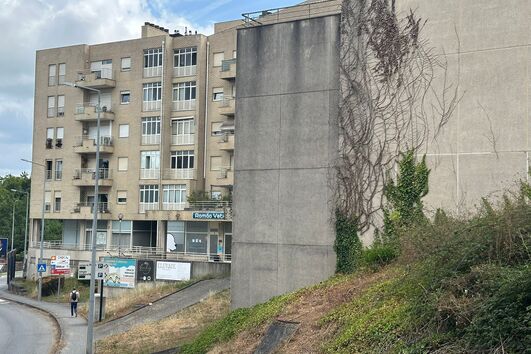 Homem gravemente ferido após sofrer queda de 15 metros em Vila Nova de Famalicão