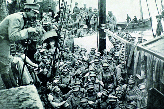 O primeiro contingente do CEP partiu de Lisboa para a Flandres em fevereiro de 1917