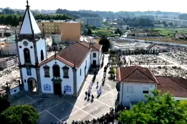 Urnas de Diogo Jota e André Silva chegam à Igreja Matriz 