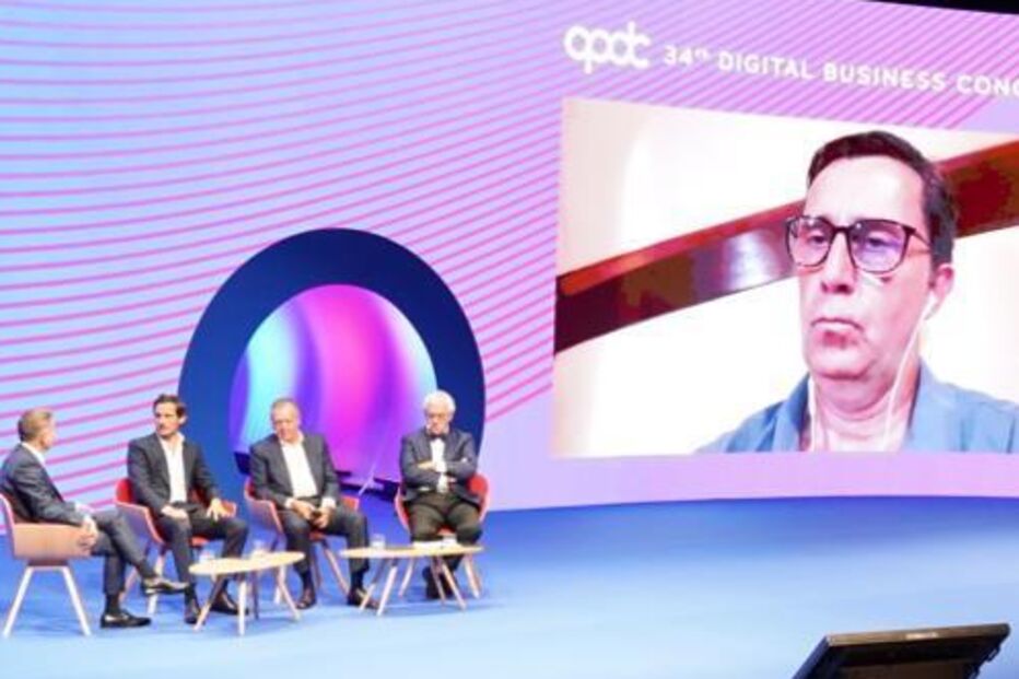 Debate sobre o futuro dos media no congresso digital